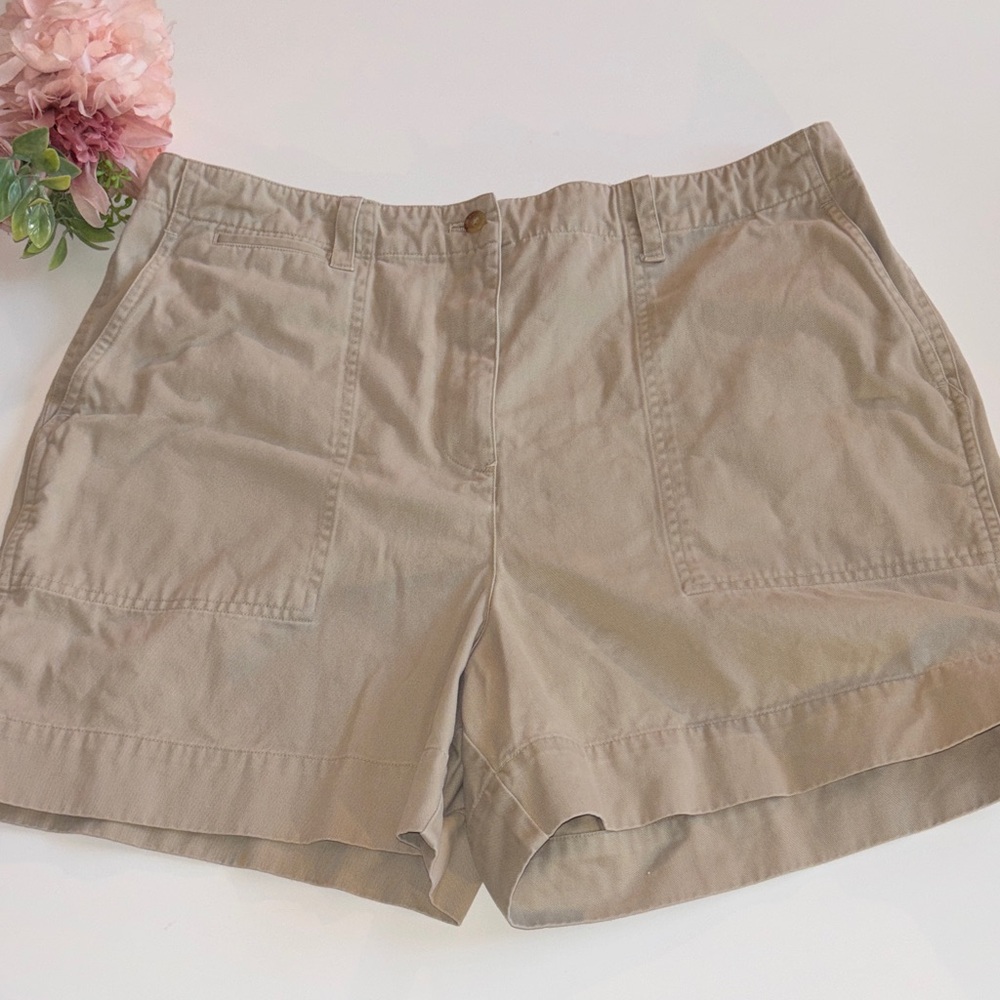Lauren High Waisted Kaki Shorts Size 16 Vintage 90s mom Ralph Lauren Hamptons